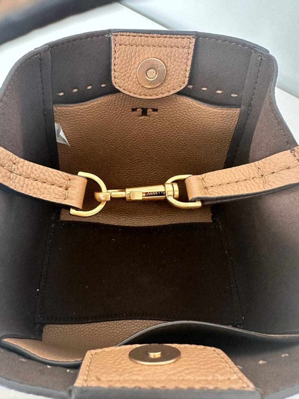 Tory Burch Small McGraw Crossbody Bucket Bag in Tiramisu - Picture 13 of 16